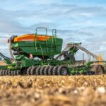Prikabinama kultivatorinė sėjamoji parodoje Cereals 2026 – Žemės ūkio mašinos
